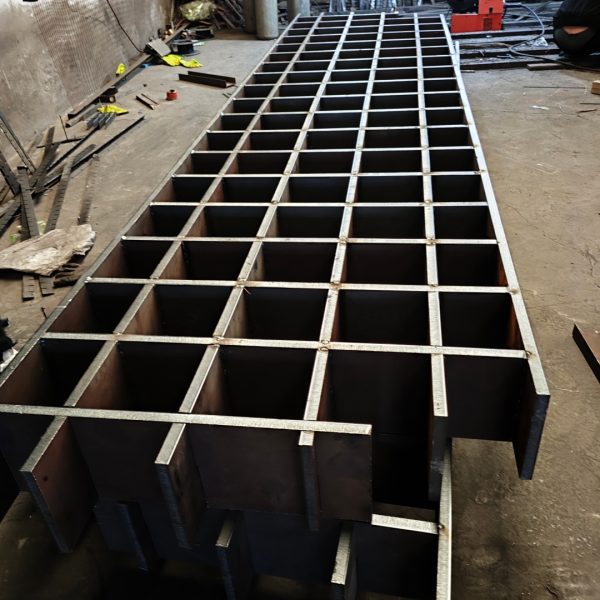 heavy load bar grating roadway