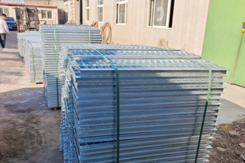 steel bar grating manufacturer production workshop and welded grating panels