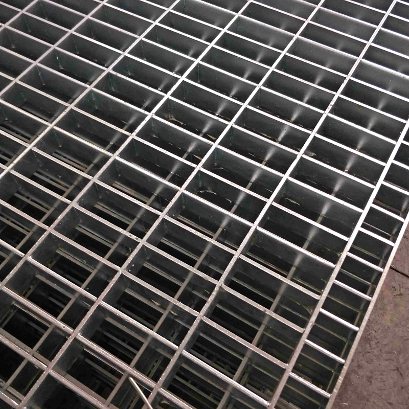 press locked grating manufacturing process interlocking bars