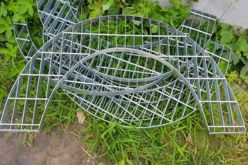 steel grating surface treatment comparison galvanized painted stainless