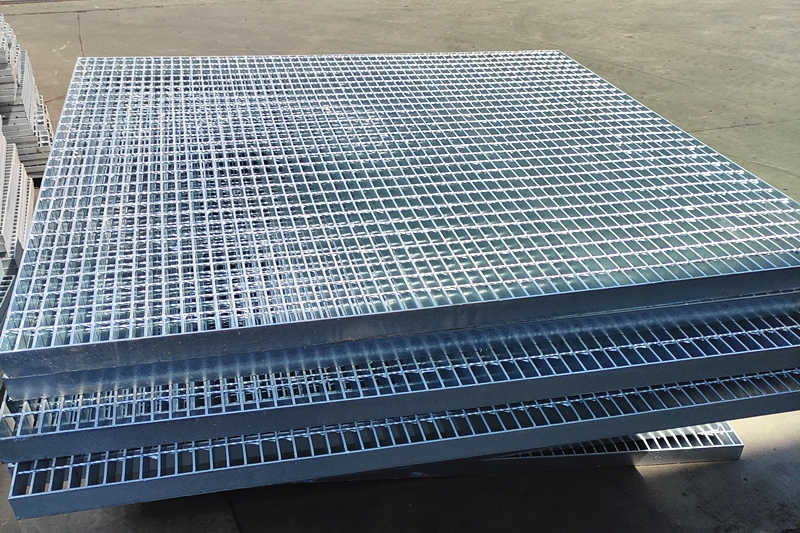 carbon steel vs stainless steel grating comparison