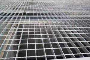 40W4 large opening steel grating panel 2-1-2 inch spacing