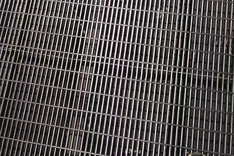 8W4 steel grating spacing and standard comparison