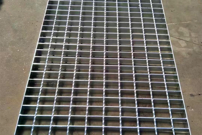15W2 steel grating spacing and specification comparison